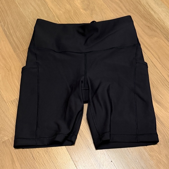 Athleta Interval Stash 7” Short - Picture 1 of 2